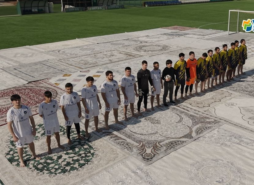 Gilam ustida futbol?