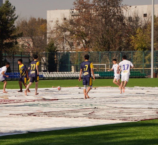 Gilam ustida futbol?