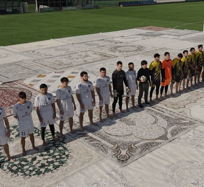 Gilam ustida futbol?